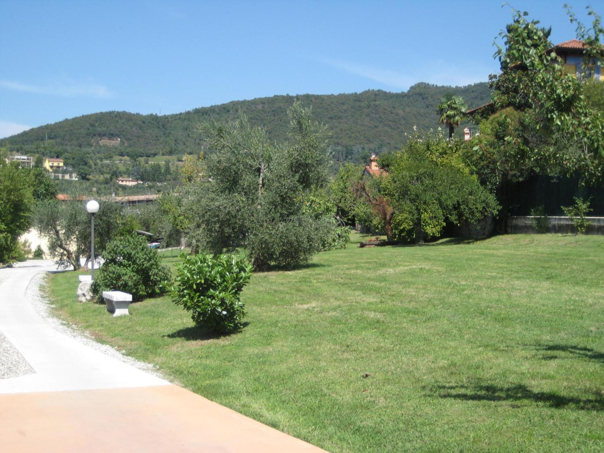 Agriturismo Renzano Garden Apartments Salo Exterior photo