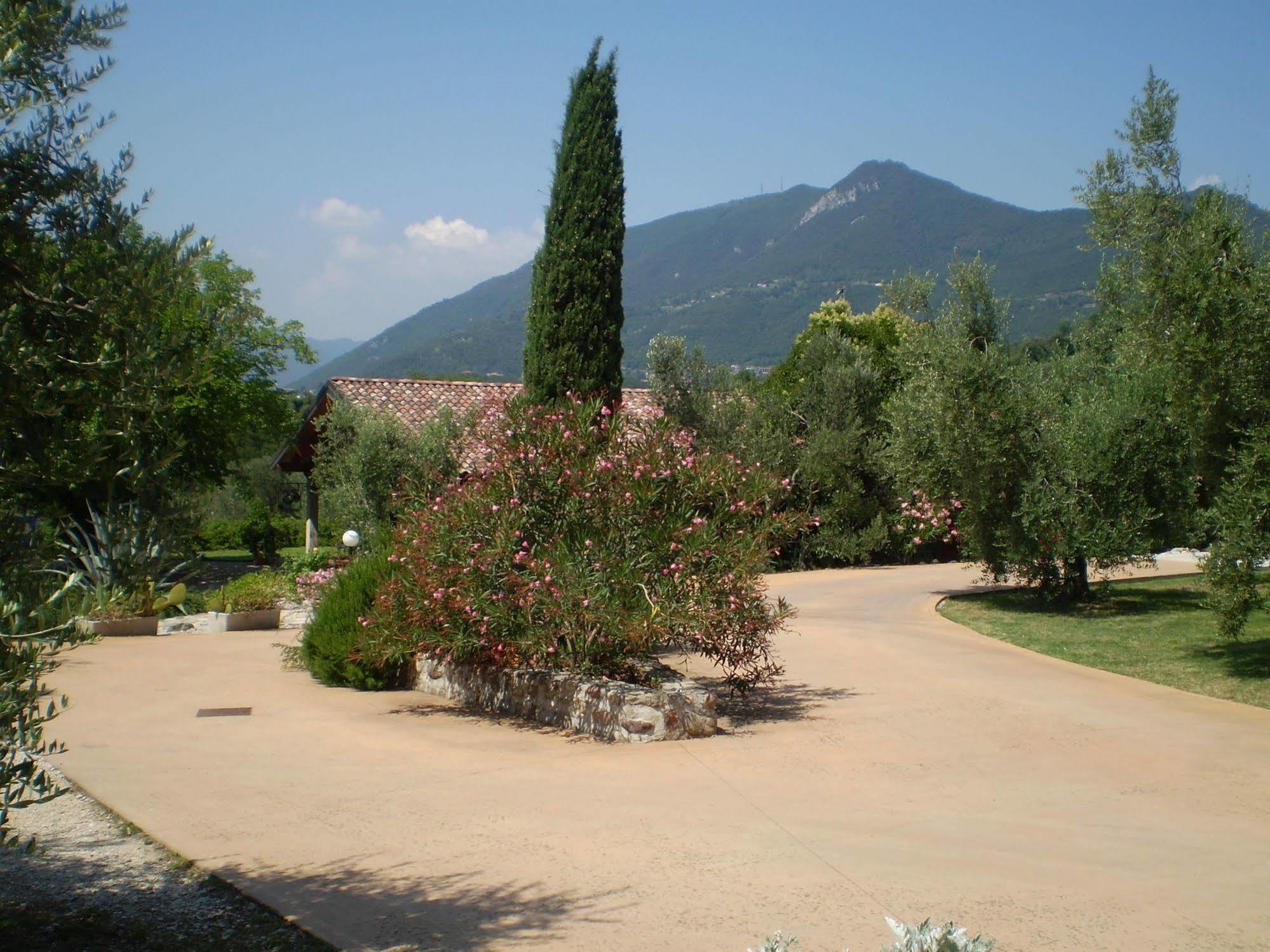 Agriturismo Renzano Garden Apartments Salo Exterior photo